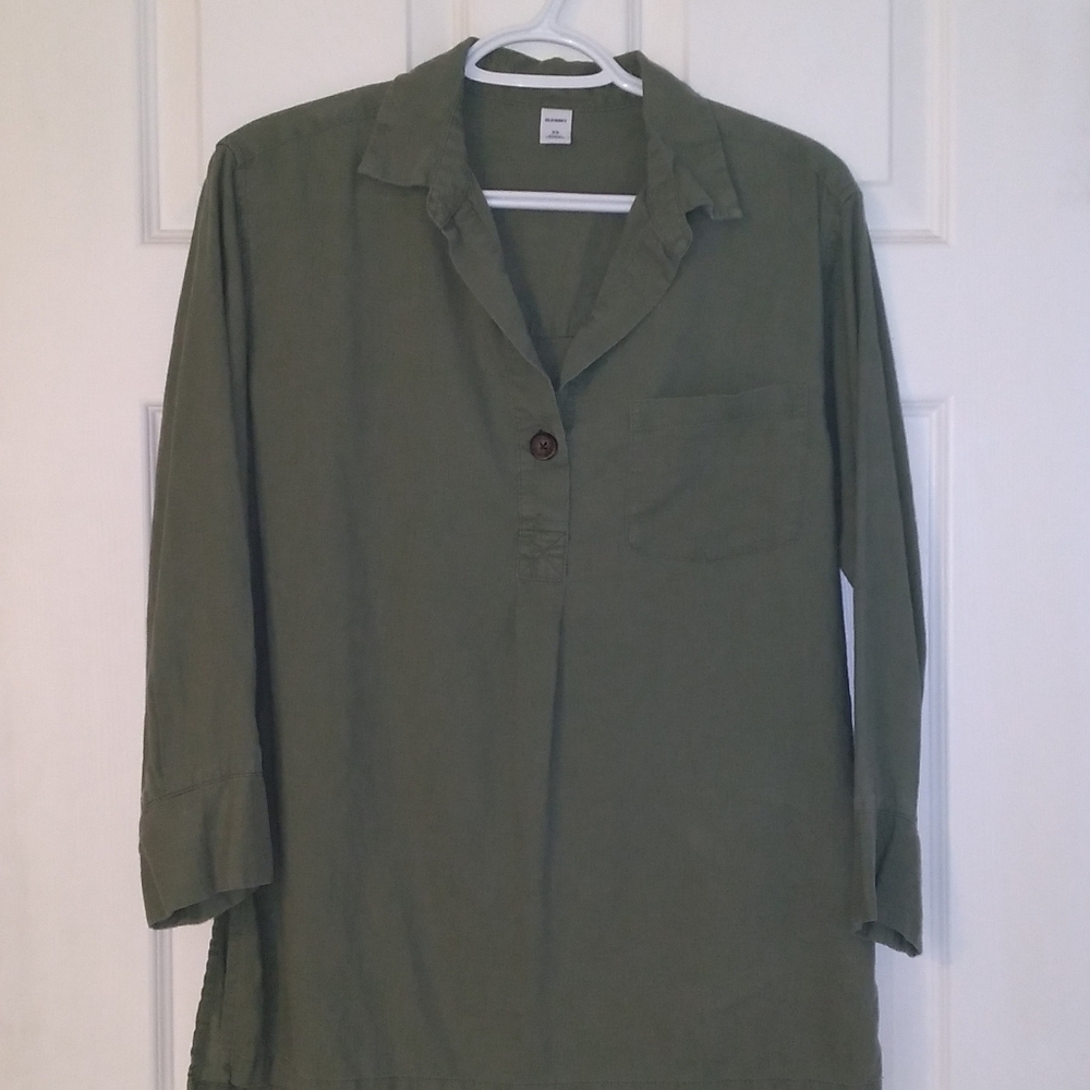 Old Navy | Women's Green Quarter Button Shirt NWOT